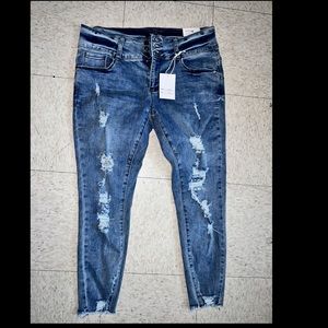 Women’s plus size skinny jeans